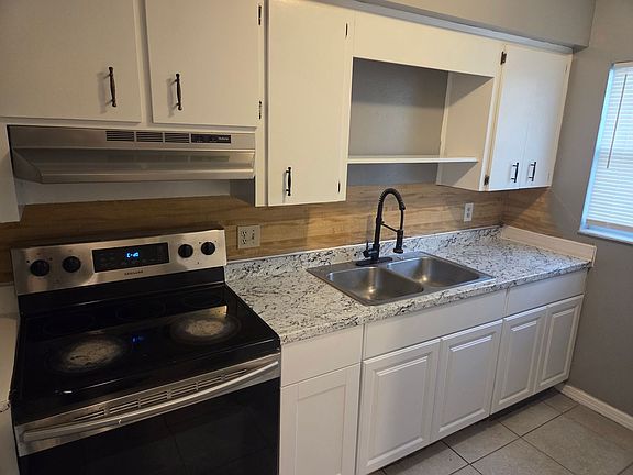 2nd image of 1027 Captiva Point #1029