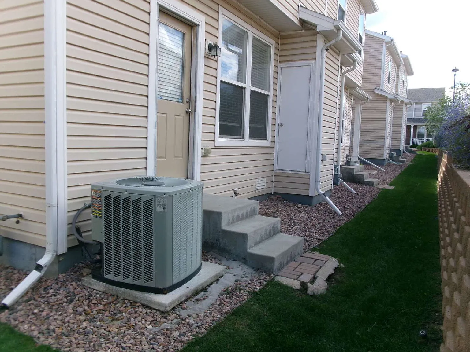 2 bed, 2.5 bath, $1,745 — Photo 3