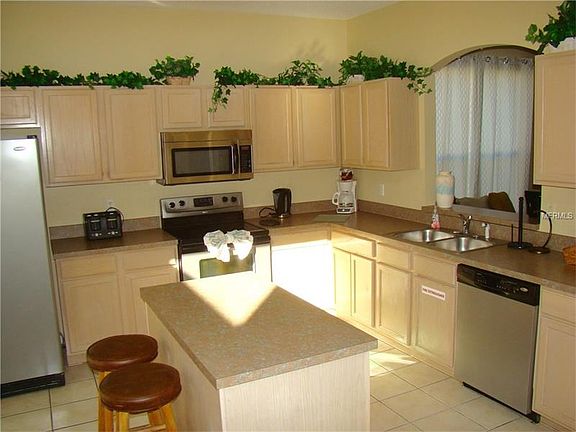 4th image of 1604 Forest Hills Ln