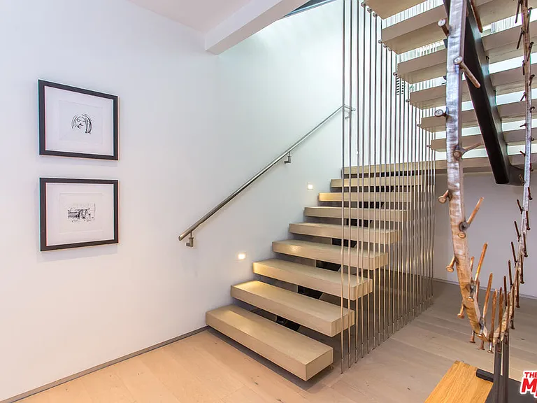1413 Queens Rd — Photo 24
