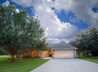 4 Pecan Cir, Santa Fe, TX 77510