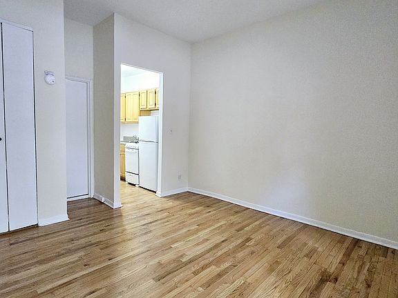 4th image of 206 W 106th St APT 6