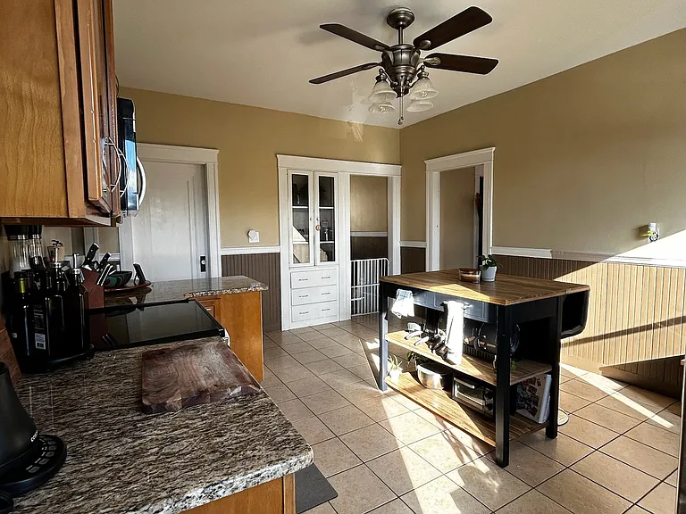 39 Woodford St #3 — Photo 5