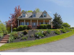 554 Willow St, Reinholds, PA 17569