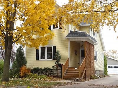 1st image of 124 E 13th St