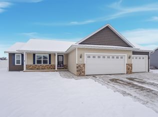 1435 Anthem Dr, Neenah, WI 54956