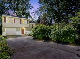 7 Adele Ct, Montrose, NY 10548