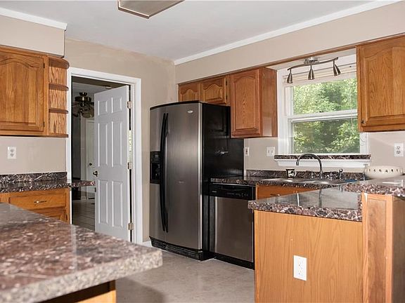 2nd image of 1208 Dewberry Dr