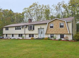 10 Robert Rd, Tyngsboro, MA 01879