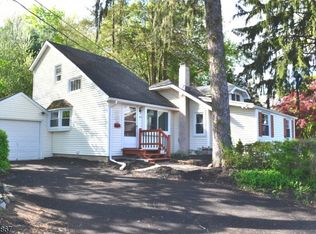 1 Shawnee Trl, Denville, NJ 07834