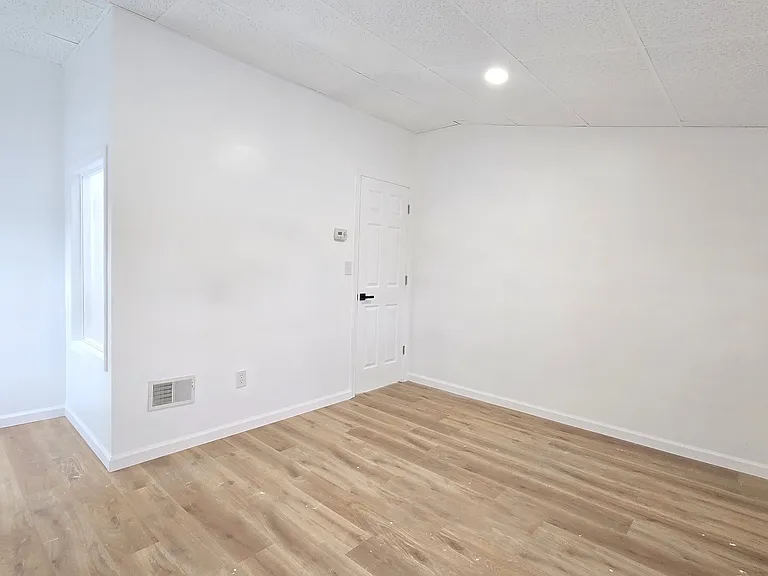 706 Lechauwecki Ave — Photo 16