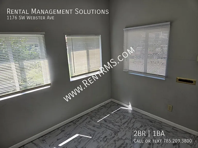 1176 SW Webster Ave — Photo 17