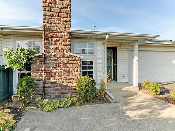 2nd image of 2427 Crystal Springs Dr