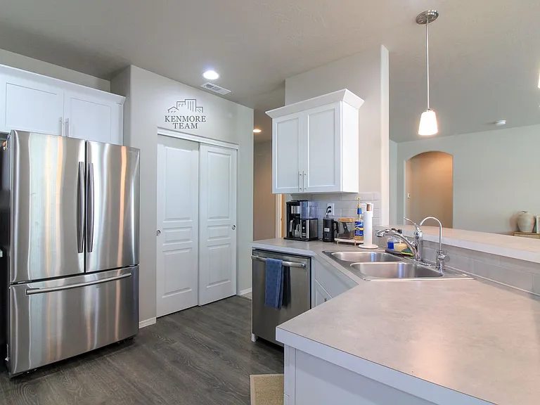 2933 Castle Rock Blvd — Photo 3