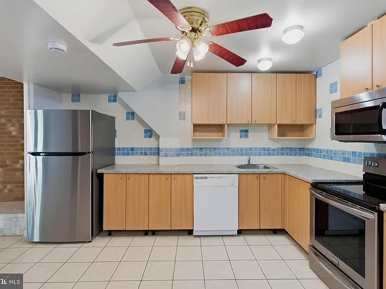 4915 Powell Rd — Photo 16