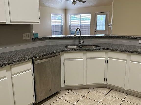 5th image of 6815 Stratford Park Dr