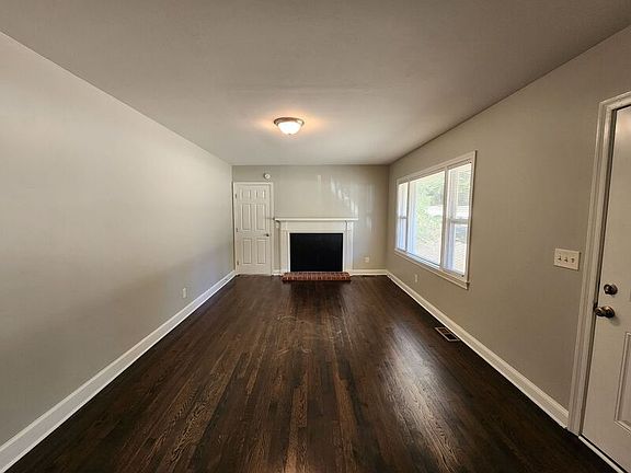 5th image of 125 Glen Iris Dr