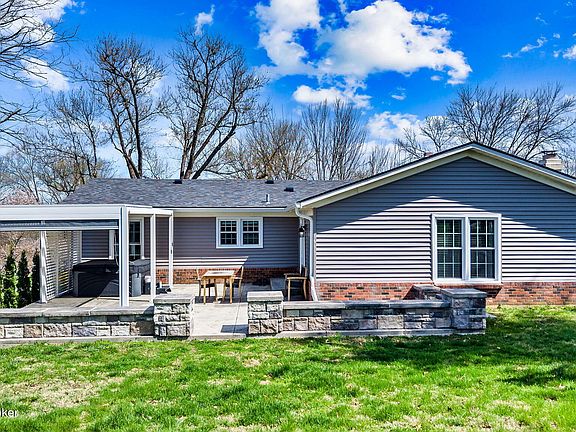 4th image of 1206 Burnt Hill Rd