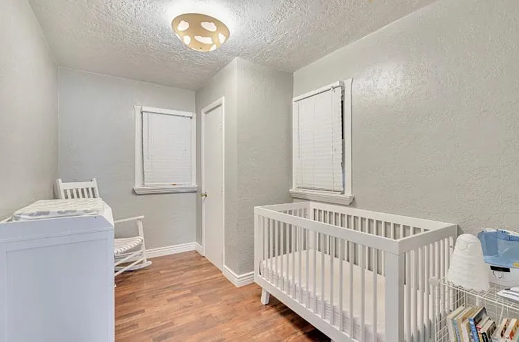670 E Hollywood Ave — Photo 20