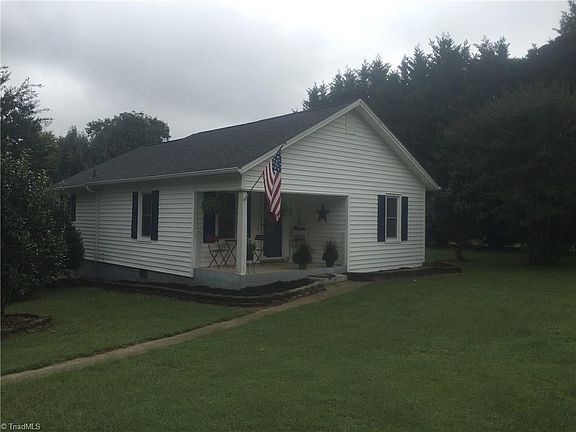 3rd image of 184 Centerwood Dr