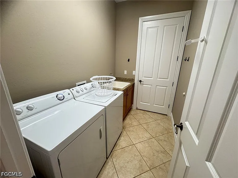 11848 Rosalinda Ct — Photo 20