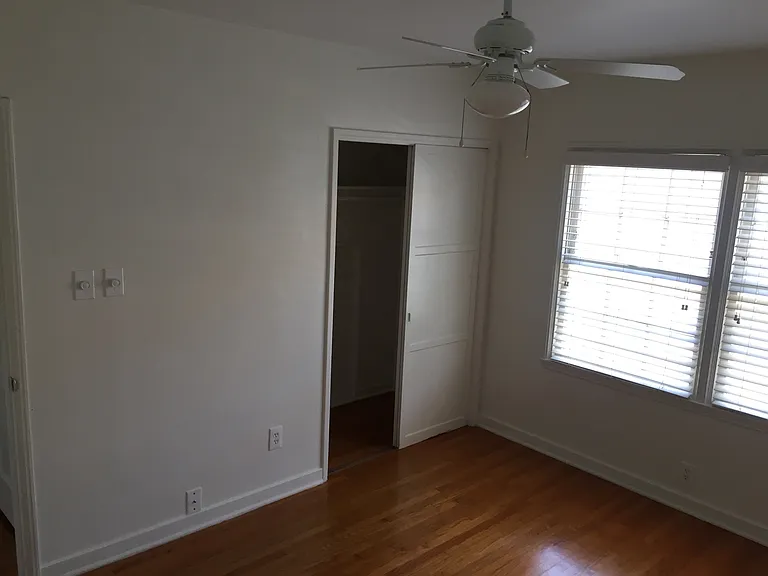 A historical landmark and beautiful 1br/1ba cottage in University Heights - walking distance from... — Photo 9