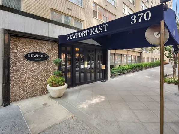 370 East 76th Street C1208 image 2 of 5