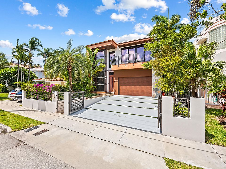 1st image of 609 Poinciana Drive