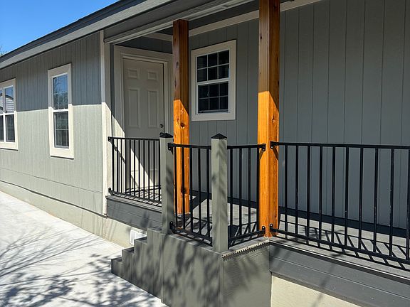 4th image of 2124 NE 15th St