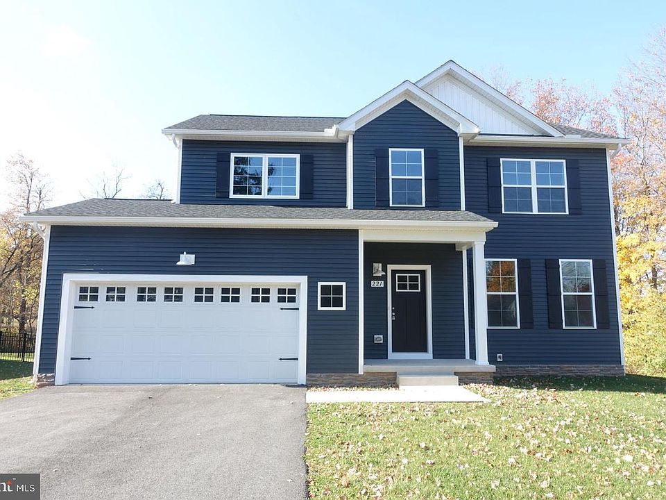 1st image of 221 Kinneman Rd #28