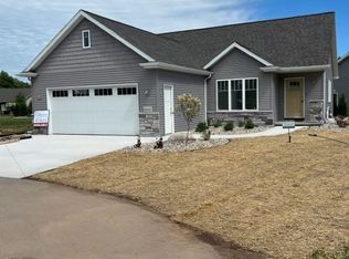 5010 W Woods Creek Ln, Appleton, WI 54913