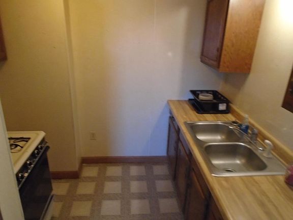 5th image of 214 E 12th St APT 2