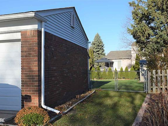 4th image of 12953 Montbatten Ct