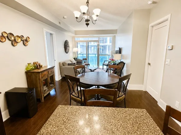 25 Broadway Ave #904, Toronto, ON M4P 1T7