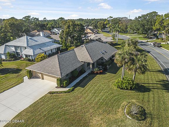 3rd image of 933 Club House Blvd