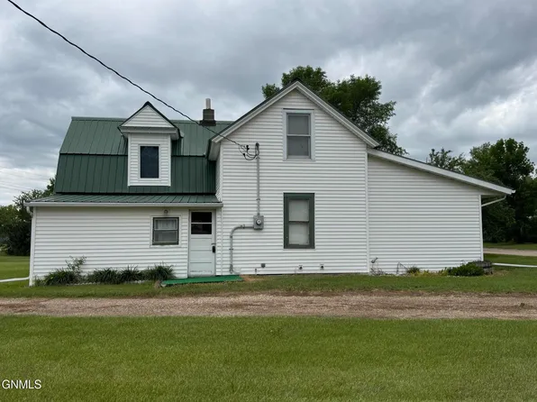 501 1st St NW, Bowbells, ND 58721