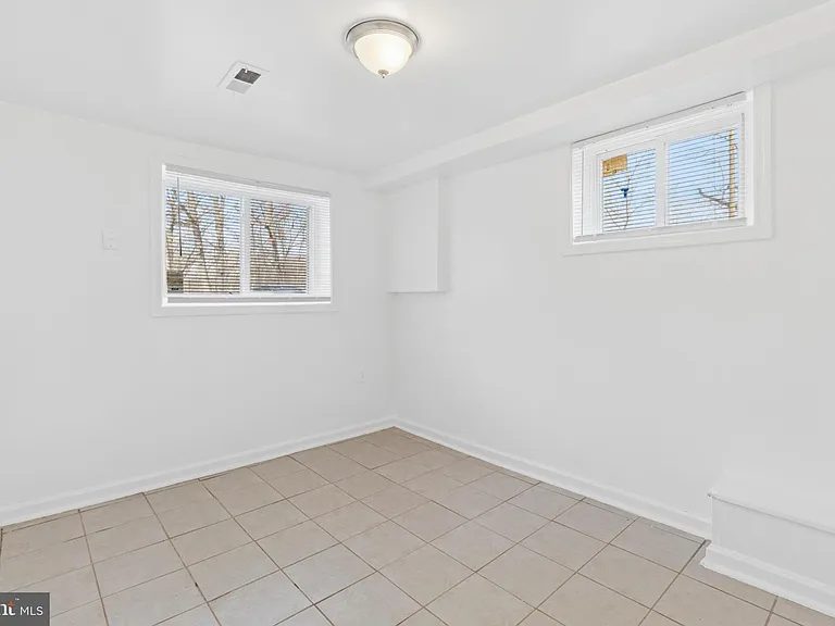 407 Lebaum St SE #4 — Photo 11