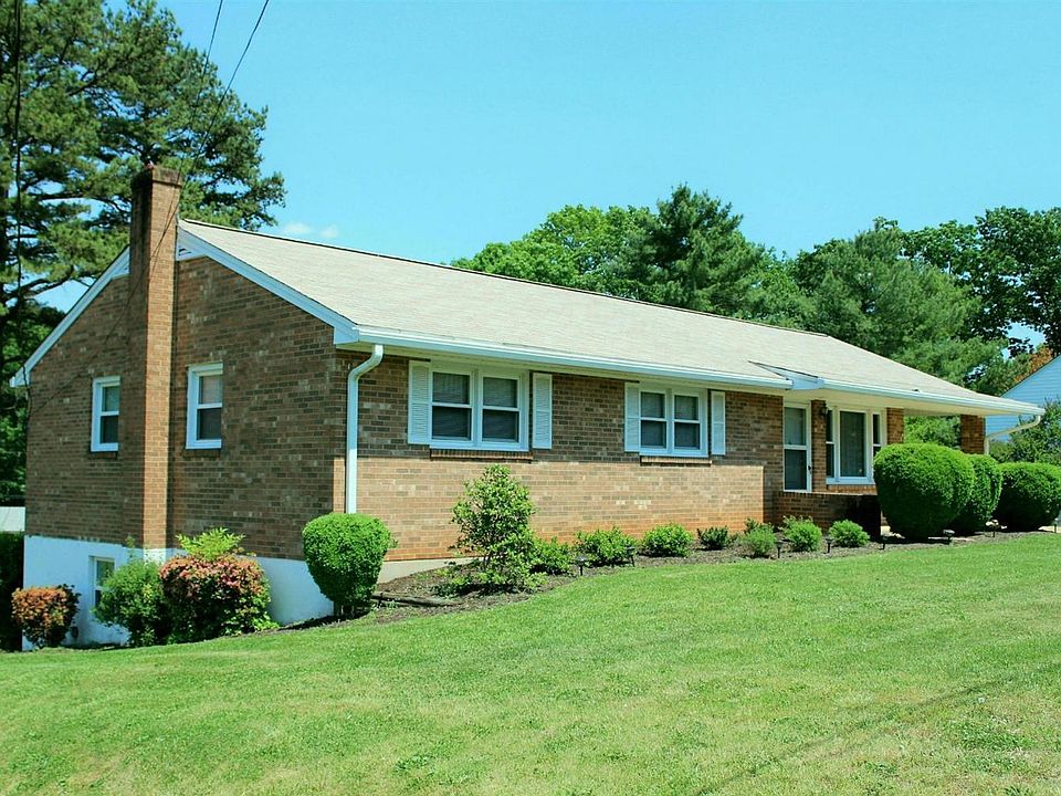 1st image of 406 Vaden Dr