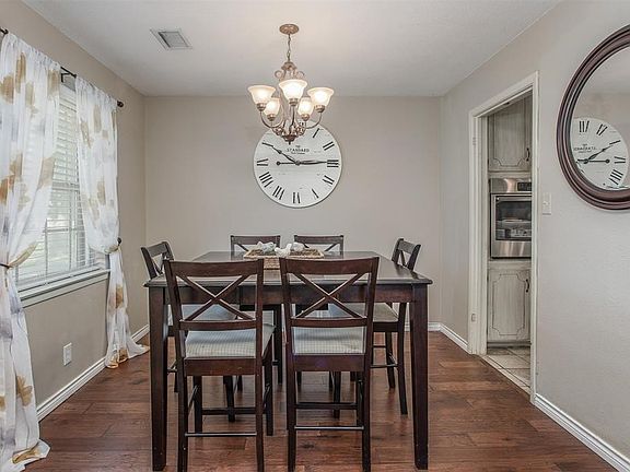 4th image of 3824 Wilkie Way