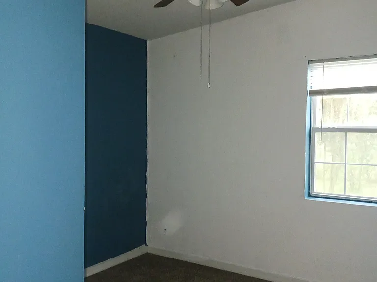 716 SE Saint Johns St — Photo 8