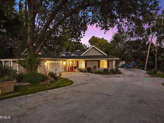 3rd image of 204 Hunt Ct