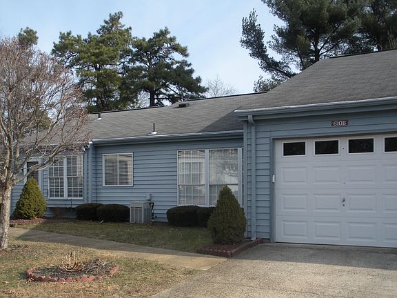 3rd image of 610B Devonshire Ln #B