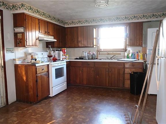 4th image of 1215 Stoney Ln