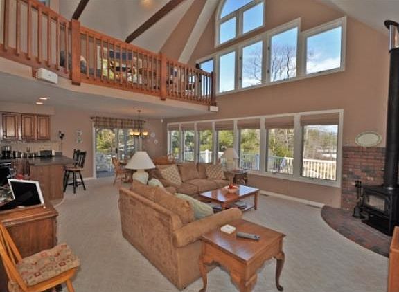 3rd image of 4 Island View Dr