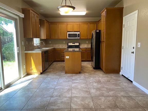 3rd image of 2851 Le Bourget Ln