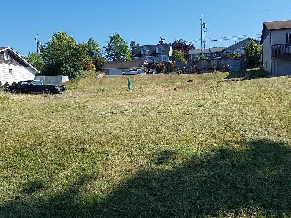 2nd image of 218 E Lopez Ave