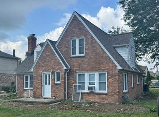 39071 Lakeshore Dr, Harrison Township, MI