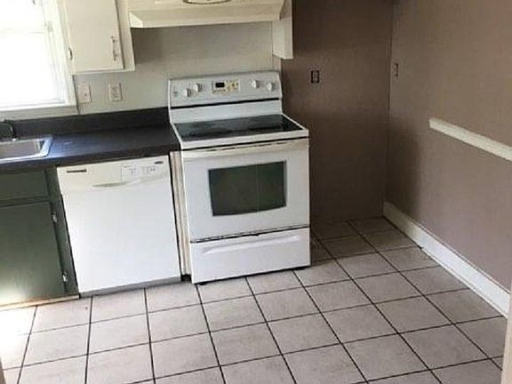 5th image of 700 6th Ave E