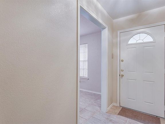 4th image of 334 London Ln