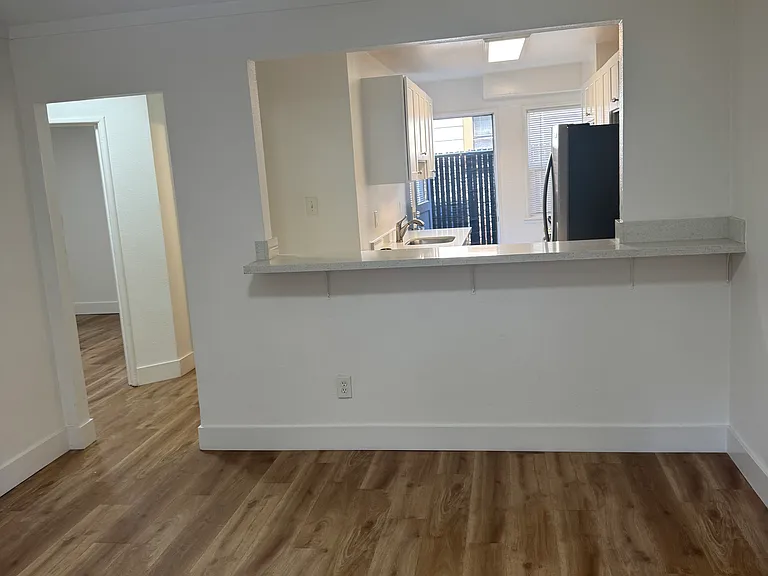 2027 Washington Ave #2027 — Photo 3